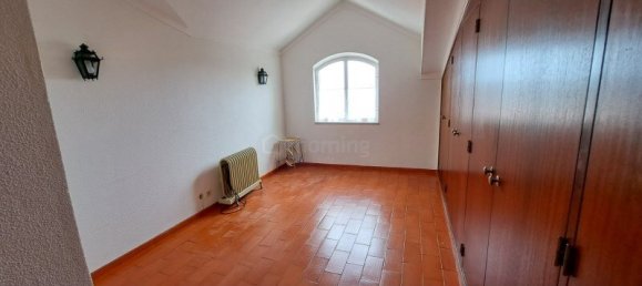 5 bedrooms Villa in Sesimbra, Portugal No. 136276 8