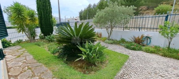 5 bedrooms Villa in Sesimbra, Portugal No. 136276 3