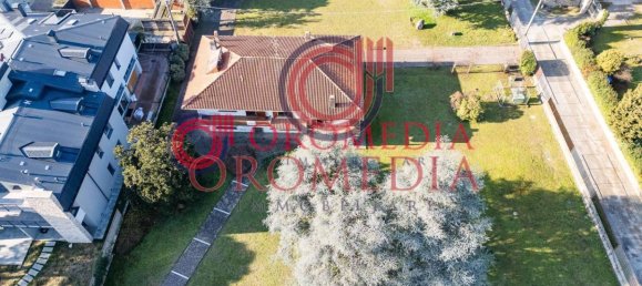 4 Schlafzimmer Villa in Calcinate, Italy, Nr. 84682 31