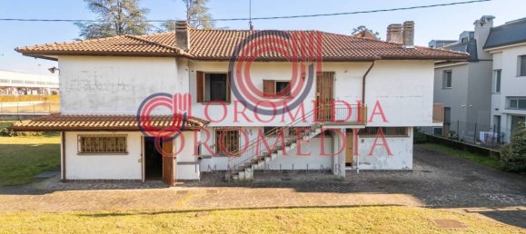 4 Schlafzimmer Villa in Calcinate, Italy, Nr. 84682 29