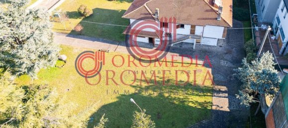 4 Schlafzimmer Villa in Calcinate, Italy, Nr. 84682 32