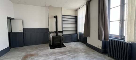 Casa de 4 dormitorios en Saint-Amand-Montrond, France No. 51264 2