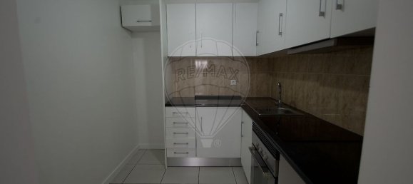 195m² Building in Porto, Portugal No. 100067 4