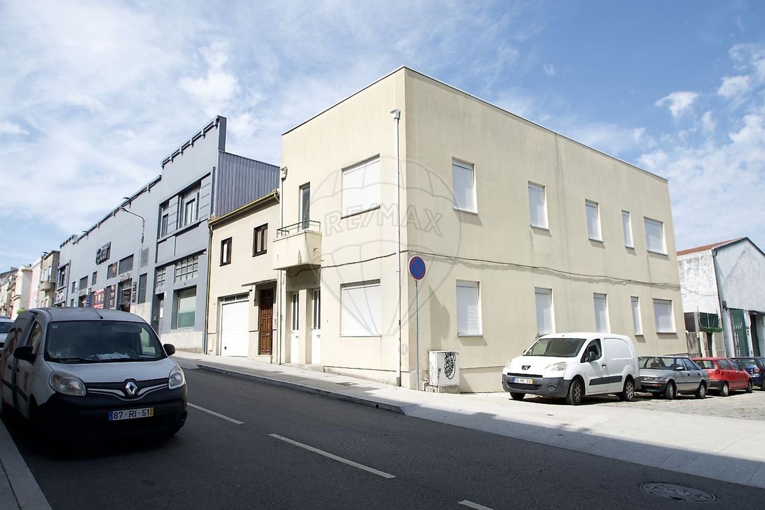 195m² Building in Porto, Portugal No. 100067