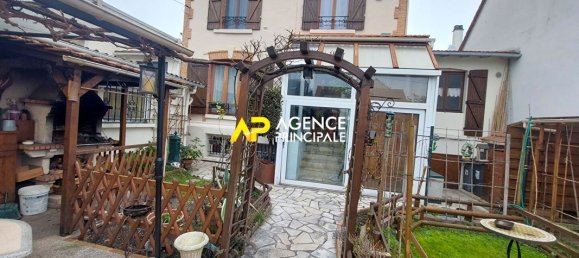 3 bedrooms House in Bezons, France No. 166619 2