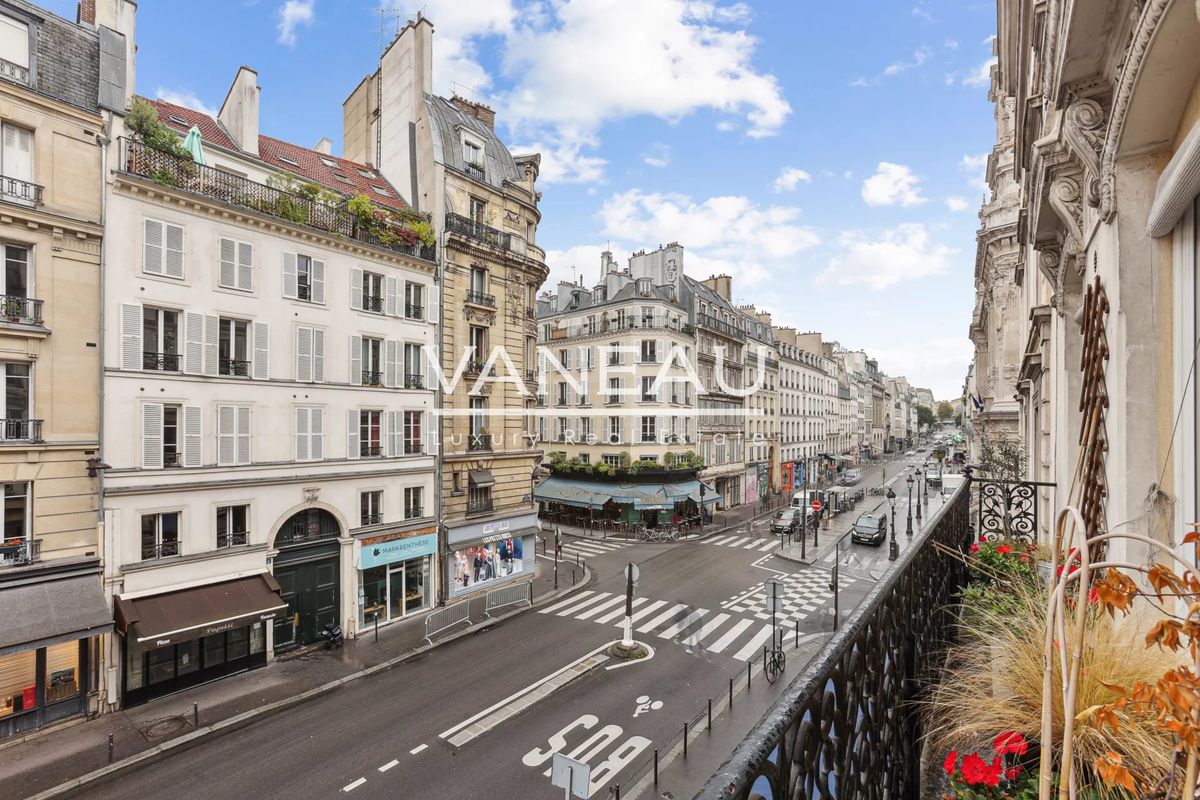 3 bedrooms Duplex in Paris, France No. 146925