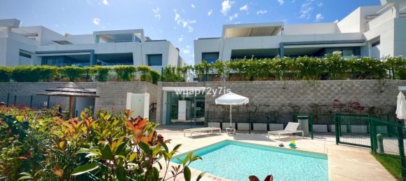 Apartamento de 2 dormitorios en Estepona, Spain No. 136386 32