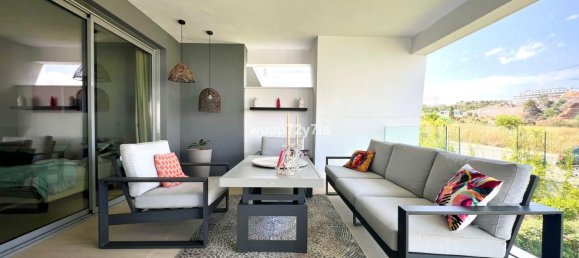 Apartamento de 2 dormitorios en Estepona, Spain No. 136386 2