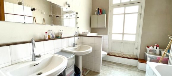 8 bedrooms House in Marcq-en-Baroeul, France No. 156935 16