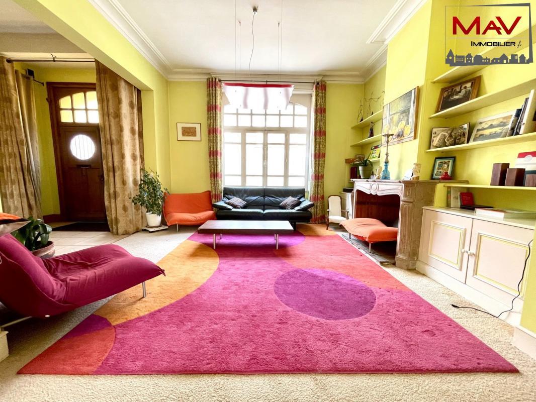 8 bedrooms House in Marcq-en-Baroeul, France No. 156935