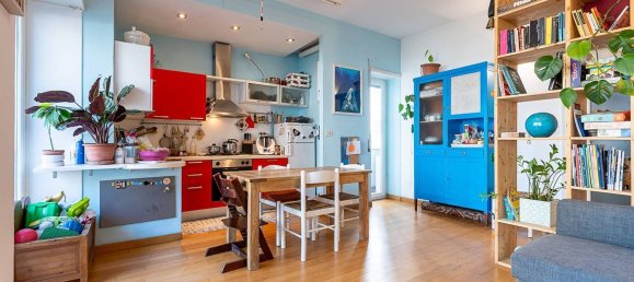 3 bedrooms Apartment in Turin, Italy No. 326805 2