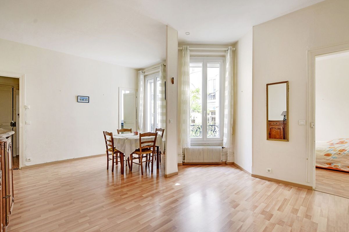 1 bedroom Apartment in Paris, France No. 298107