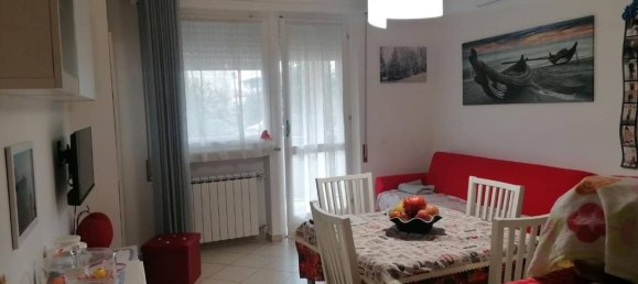 2 bedrooms Apartment in Carrara, Italy No. 98588 2