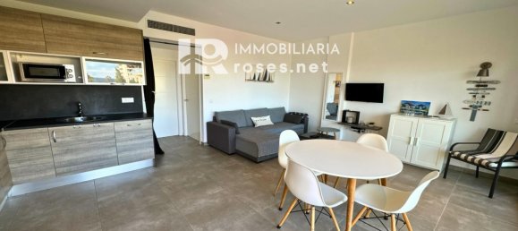 Квартира с 2 спальнями в Розы, Испания № 110525 8