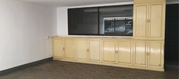 4 bedrooms Bungalow in Bangkok, Thailand No. 568 2