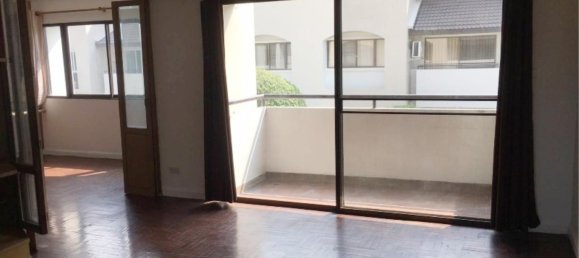 4 bedrooms Bungalow in Bangkok, Thailand No. 568 5