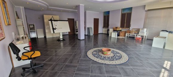 170m² Commercial property in Cossato, Italy No. 211181 6