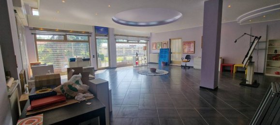 170m² Commercial property in Cossato, Italy No. 211181 9