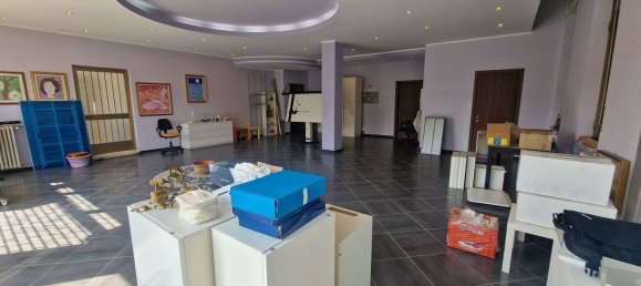 170m² Commercial property in Cossato, Italy No. 211181 8