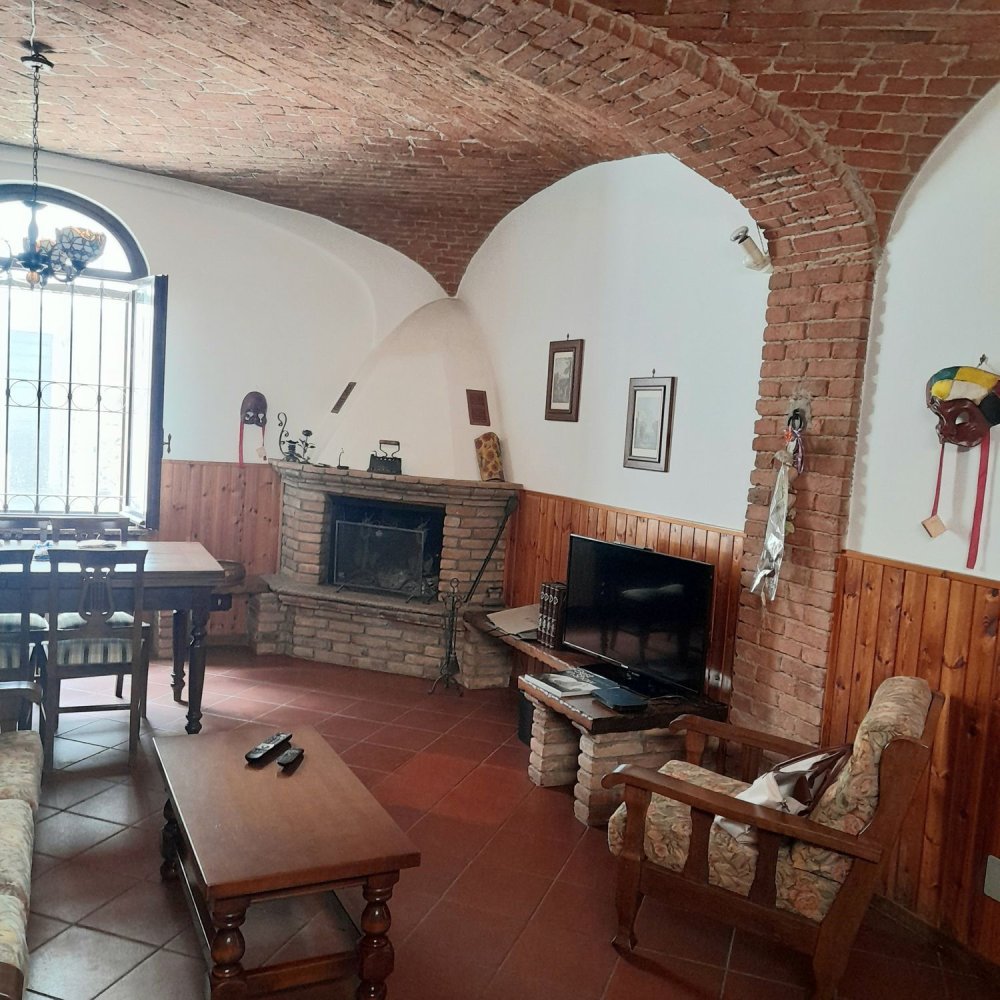 6 rooms House in Tortona, Italy No. 299564