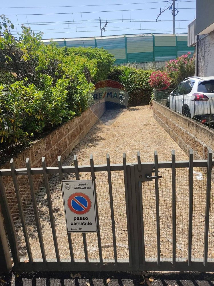 3 bedrooms Apartment in Francavilla al Mare, Italy No. 352832