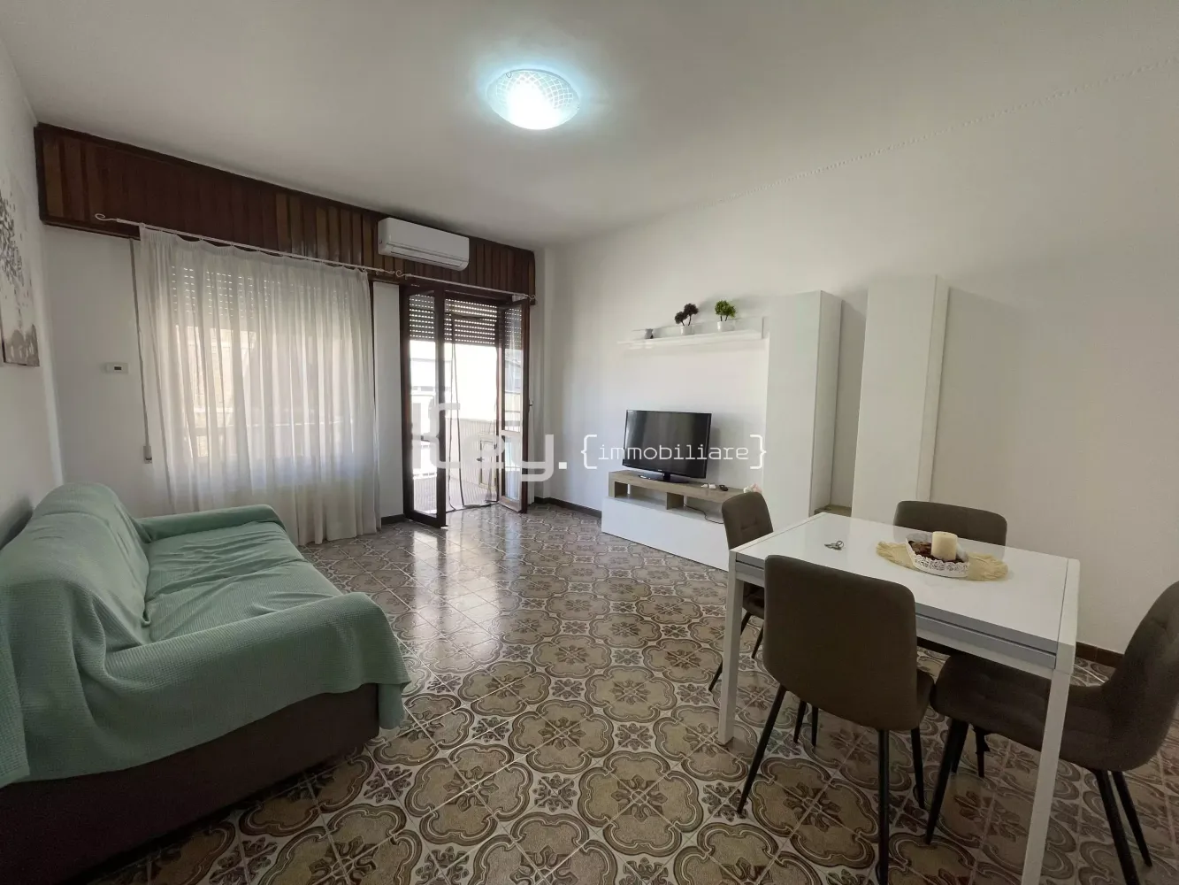2-salle Appartement à Terracina, Italy No. 381156