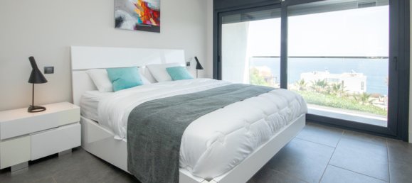 4 bedrooms House in La Duquesa, Spain No. 63290 13