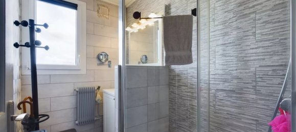 2 chambres Appartement à Saint-André-les-Vergers, France No. 156171 9