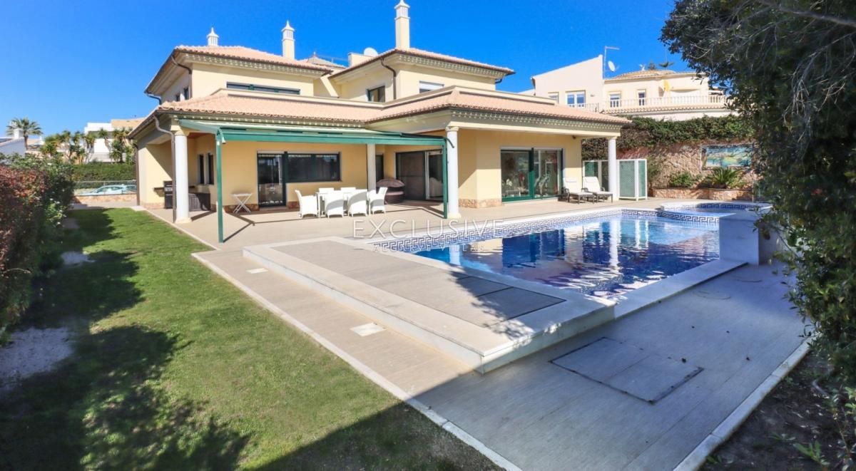 4 bedrooms Villa in Albufeira, Portugal No. 7549