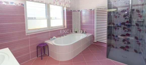 4 bedrooms Villa in Albufeira, Portugal No. 7549 11