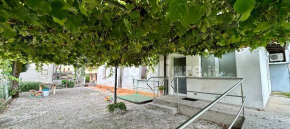 3 Schlafzimmer Villa in Udine, Italy, Nr. 313650 9