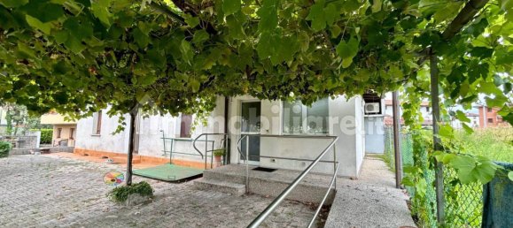 3 Schlafzimmer Villa in Udine, Italy, Nr. 313650 6