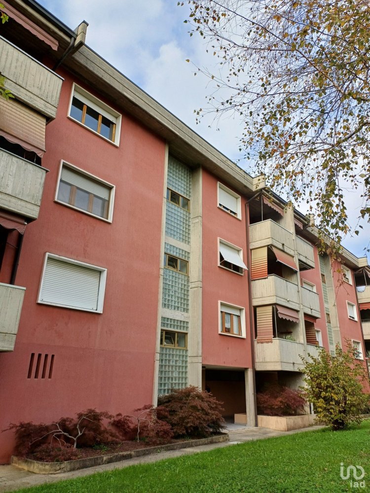 Apartamento T2 em Carnate, Italy N.º 111610