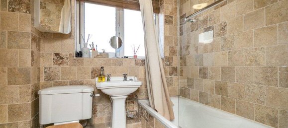 3 bedrooms House in Mitcham, United Kingdom No. 12248 8