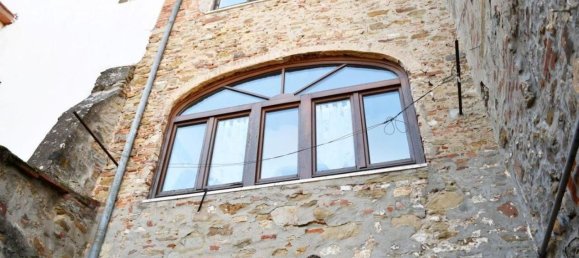 Casa de 8 divisões em Arezzo, Italy N.º 80077 8