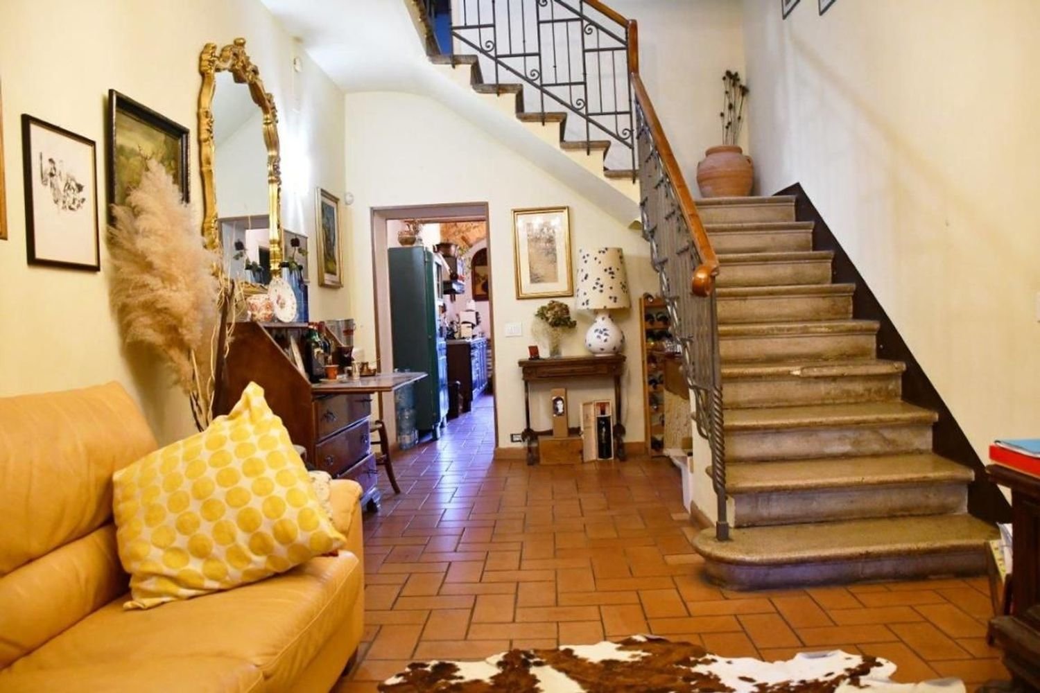 Casa de 8 divisões em Arezzo, Italy N.º 80077