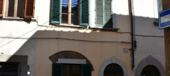 Casa de 8 divisões em Arezzo, Italy N.º 80077 17