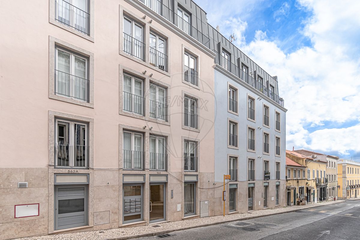 21 bedroom Building in Lisbon, Portugal No. 57855