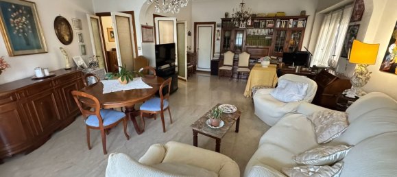 5 bedrooms Apartment in Rome, Italy No. 321567 3