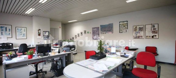 3 rooms Warehouse in Lucca, Italy No. 334622 6