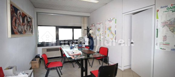 3 rooms Warehouse in Lucca, Italy No. 334622 12