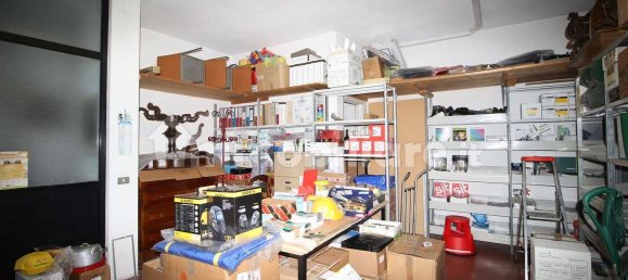 3 rooms Warehouse in Lucca, Italy No. 334622 2