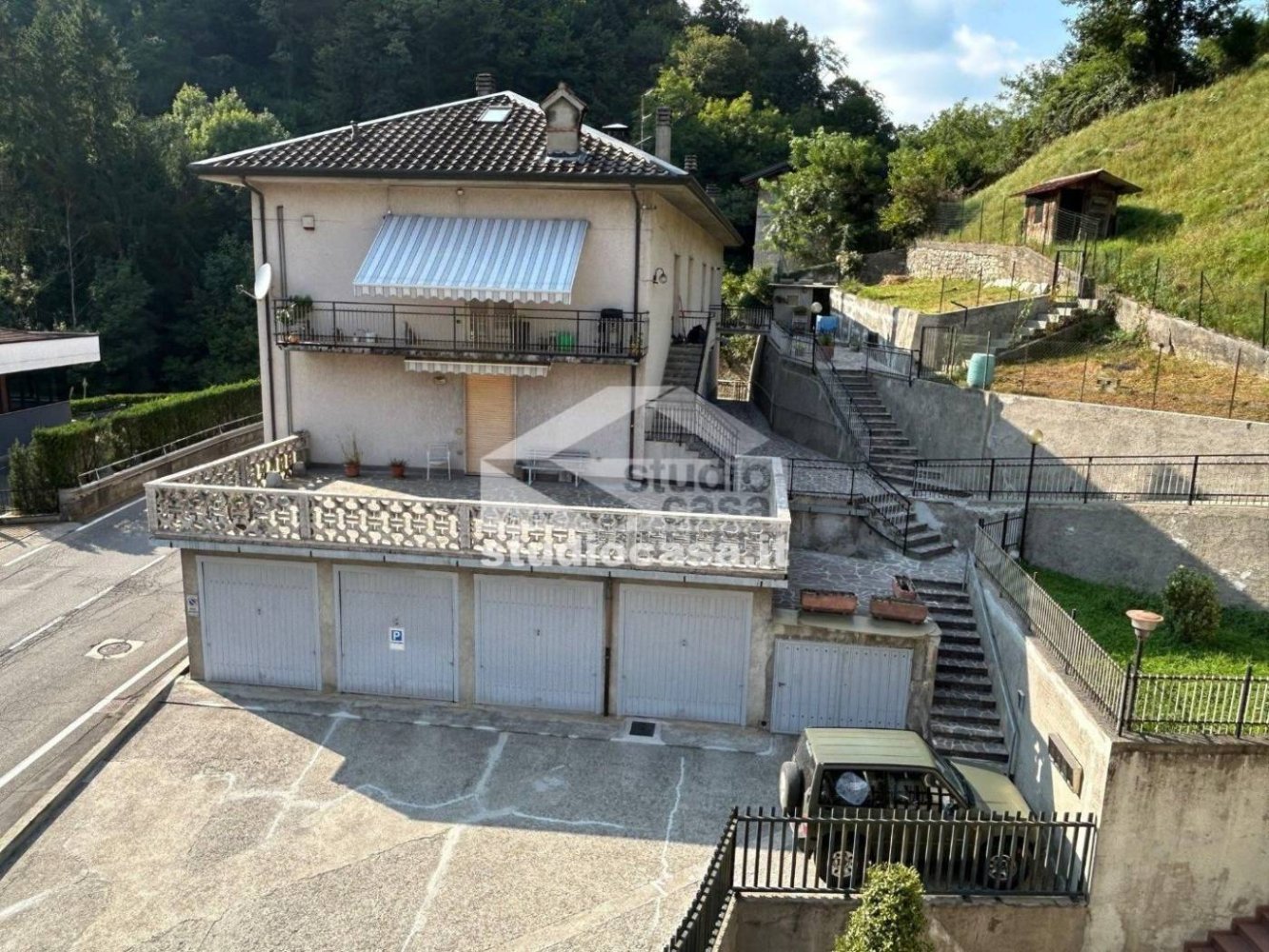 Квартира с 2 спальнями в Валь Брембилла, Италия № 322289