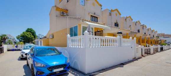 3 bedrooms Townhouse in Guardamar del Segura, Spain No. 186488 2