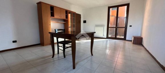 Квартира с 2 комнатами в Поццо д’Адда, Италия № 22544 5