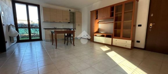 Квартира с 2 комнатами в Поццо д’Адда, Италия № 22544 2