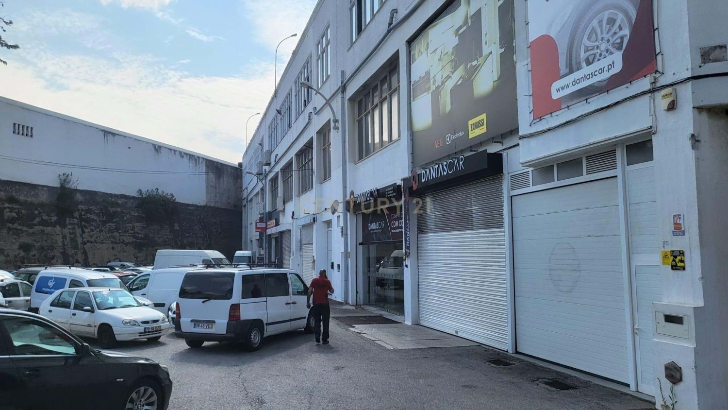 Entrepôt à Loures, Portugal 1250m² No. 15278