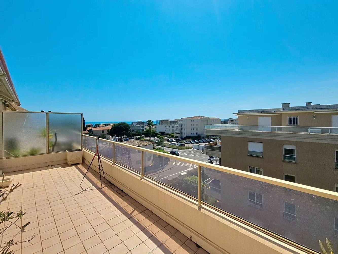 Квартира с 1 спальней в Сен-Лоран-дю-Вар, Франция № 287832