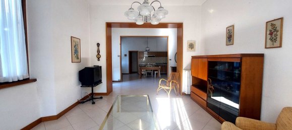 4غرفة شقة في Lecco, Italy رقم 289972 2