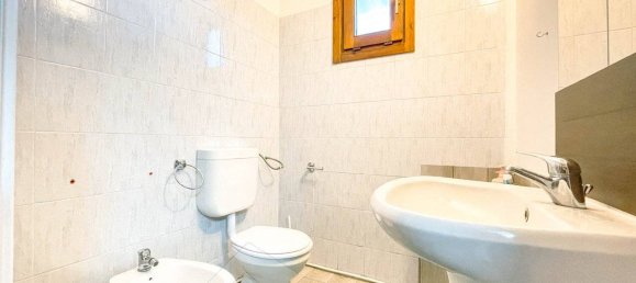 3 غرف نوم منزل في Oleggio, Italy رقم 279906 7